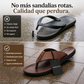 Chanclas de playa informales de verano, de piel auténtica y suela blanda.