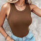 Camiseta sin mangas de canalé con sujetador con repisa para mujer