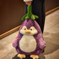 Adorable pingüino berenjena de juguete ultrasuav