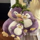 Adorable pingüino berenjena de juguete ultrasuav