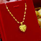 [Una celebración del amor] Un hermoso y delicado collar con forma de corazón