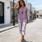 ✨ ¡OFERTA POR TIEMPO LIMITADO 50% DE DESCUENTO! 👗 Conjunto Casual de 2 Piezas – Túnica Asimétrica en Capas y Pantalones Estampados de Tirantes Anchos 🌿