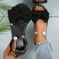 Elegantes sandalias con tira al tobillo y perlas.