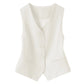 Elegante chaleco de mujer con cuello en V y botones en la parte delantera.